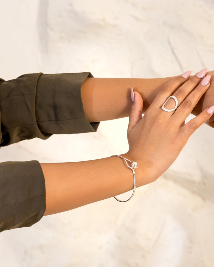 Point Outline Bangle